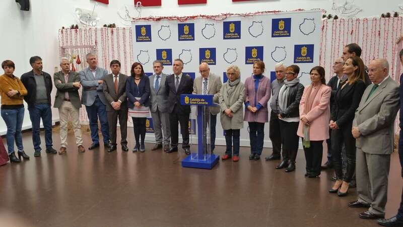 Momento del discurso de Antonio Morales en el encuentro navideño del Cabildo con la prensa (Foto TA)