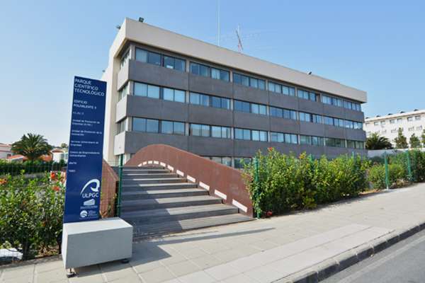 Imagen de archivo de uno de los edificios de la Universidad de Las Palmas de Gran Canaria (Foto TA)