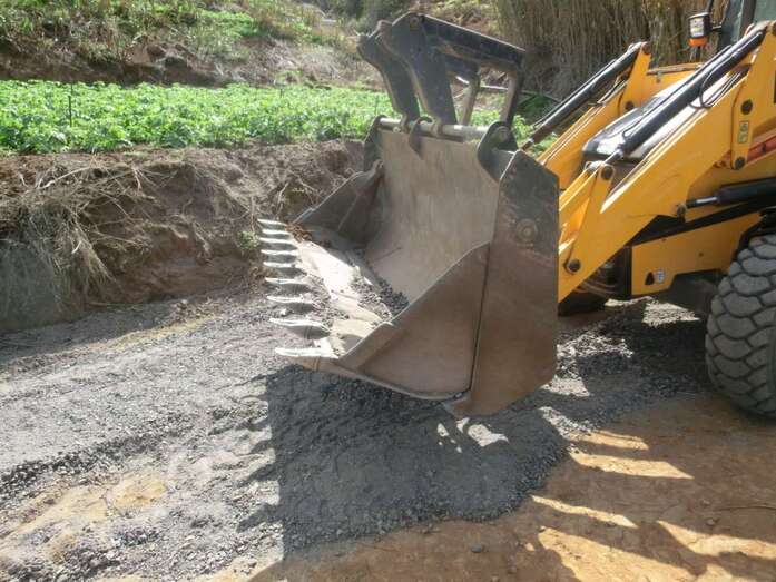 Obras en caminos rurales (Foto TA)