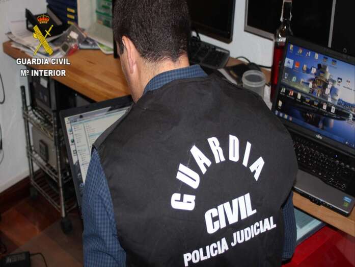 Imagen de un de las intervenciones de la Guardia Civil en el marco de la Operación Ãntegra (Foto TA)