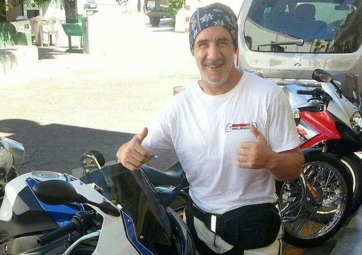 El motorista fallecido trágicamente este mediodía, en una imagen divulgada por sus amigos (Foto TA)