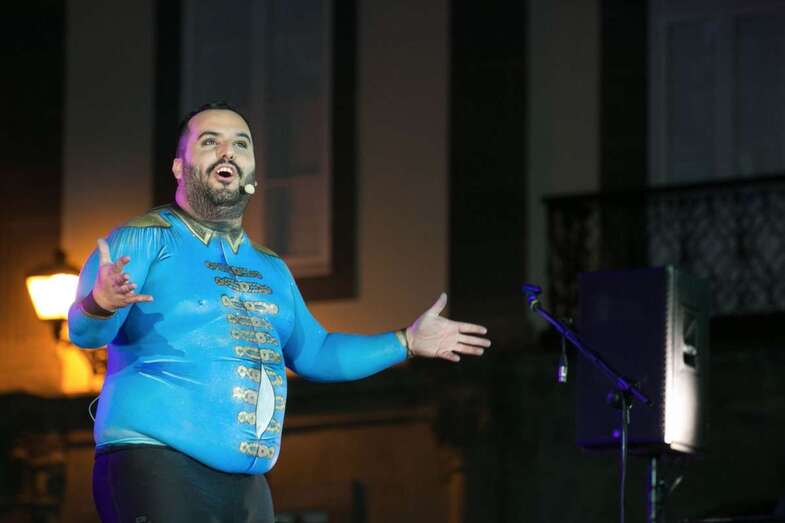 Imagen del pregón de este viernes en la plaza de Santa Ana (Foto Quique Curbelo)