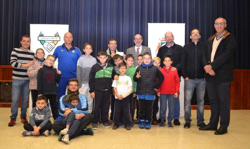 Autoridades locales y representantes del CB Gran Canaria y de clubes de Valsequillo (Foto TA)