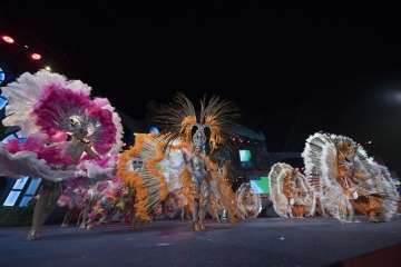 La comparsa Kisamba, primer premio de Interpretación y Vestuario del Carnaval capitalino (Foto TA)