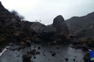 Cierre de la carretera de Tejeda a Artenara por desprendimiento (Foto TA)