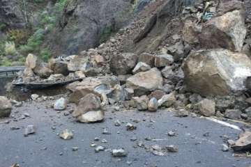 Cierre de la carretera de Tejeda a Artenara por desprendimiento (Foto TA)