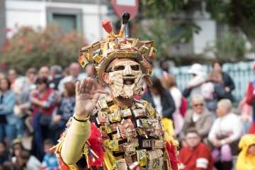 Telde se deja ver en el coso carnavalero de la capital, que reúne a miles de mascaritas en sus calles (Foto Francisco Socorro-C7 y Lpcarnaval)