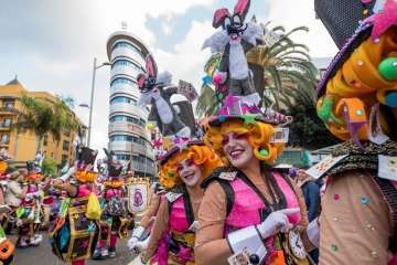 Telde se deja ver en el coso carnavalero de la capital, que reúne a miles de mascaritas en sus calles (Foto Francisco Socorro-C7 y Lpcarnaval)