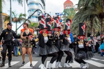 Telde se deja ver en el coso carnavalero de la capital, que reúne a miles de mascaritas en sus calles (Foto Francisco Socorro-C7 y Lpcarnaval)