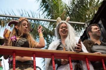 Telde se deja ver en el coso carnavalero de la capital, que reúne a miles de mascaritas en sus calles (Foto Francisco Socorro-C7 y Lpcarnaval)
