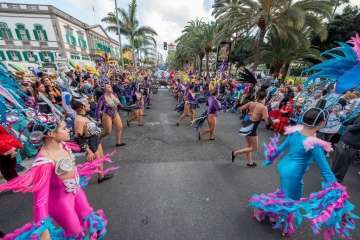 Telde se deja ver en el coso carnavalero de la capital, que reúne a miles de mascaritas en sus calles (Foto Francisco Socorro-C7 y Lpcarnaval)
