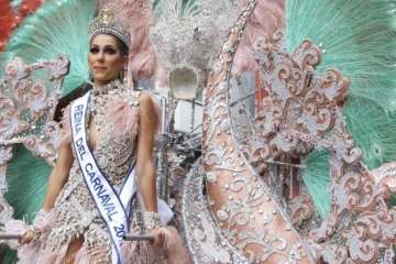 Telde se deja ver en el coso carnavalero de la capital, que reúne a miles de mascaritas en sus calles (Foto Francisco Socorro-C7 y Lpcarnaval)