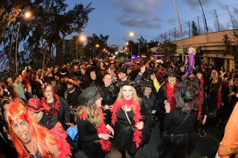Cortejo fúnebre de esta tarde-noche en la capital (Foto TA)