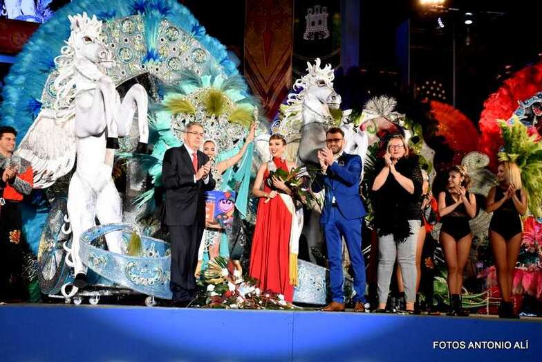 La nueva Reina del Carnaval del Sur (Foto Antonio Alí)