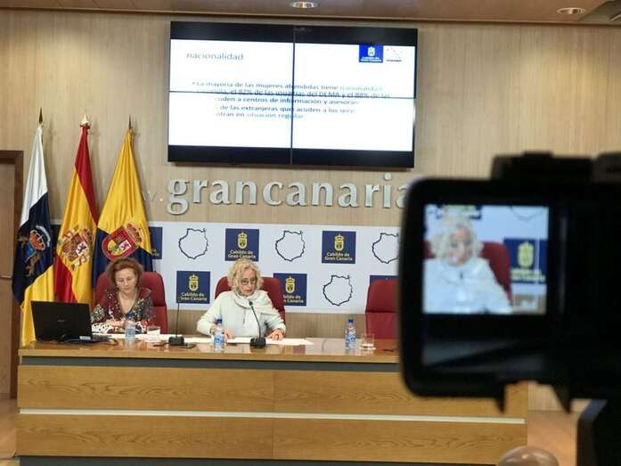 Antonia Alduán (i) y María Nebot (d), este miércoles en rueda de prensa (Foto TA)