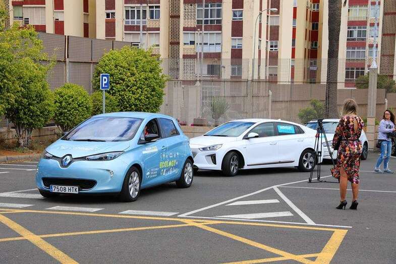 Caravana de coches eléctricos (Foto TA)
