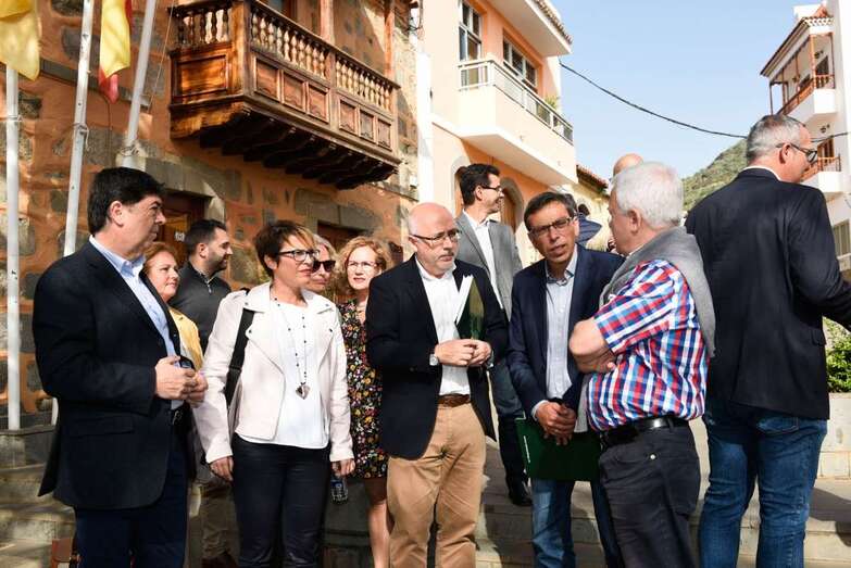 El equipo de Gobierno del Cabildo, con su presidente al frente, visitó este miércoles el municipio de Valsequillo (Foto TA)