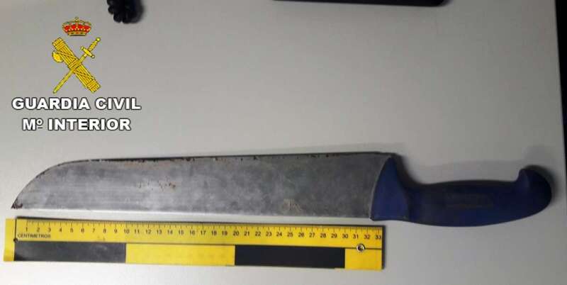 Imagen del cuchillo que emplearon en el atraco (Foto TA)