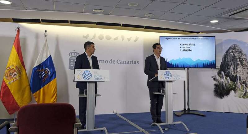 El teldense Pablo Rodríguez (d), junto al también consejero regional Narvay Quintero este lunes en rueda de prensa (Foto TA)
