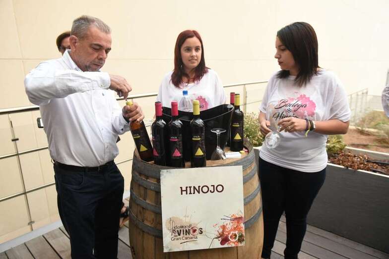 La bodega Hinojo de Telde estuvo en el acto de anoche en el Cabildo grancanario (Foto TA)