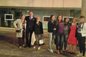  El Cabildo tiñe su fachada de morado en apoyo a las personas con Enfermedad Inflamatoria Intestinal (Foto TA)