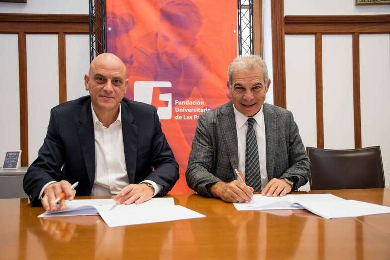 Momento de la firma del acuerdo (Foto TA)