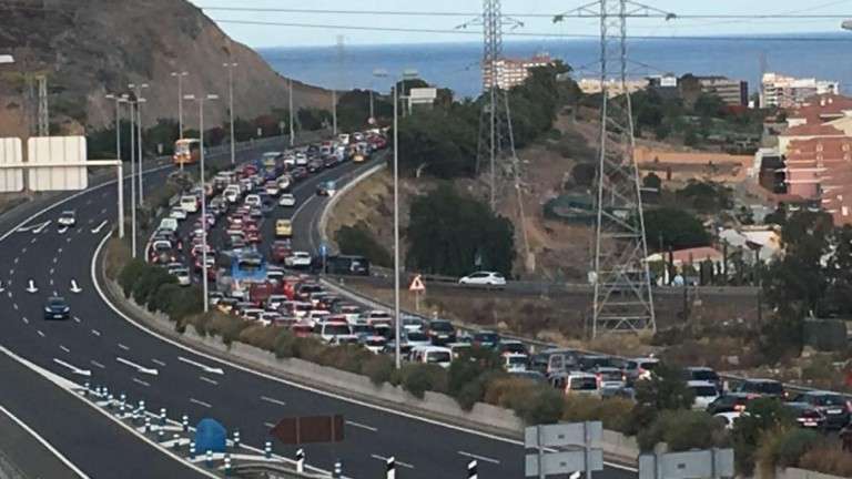 El accidente generó colas que sobrepasaron la zona de El Tablero (Foto TA)