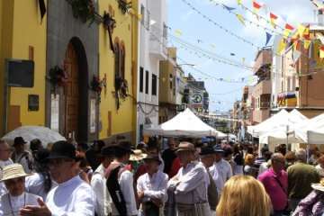 El Gobierno canario rinde pleitesía a la Virgen del Carmen de La Isleta (Foto TA y Acfi Press)