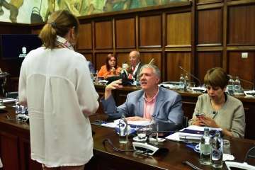 Pleno extraordinario en el Cabildo (Foto TA)