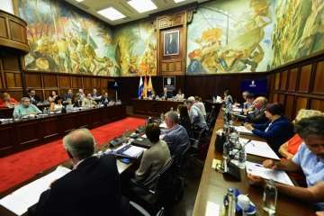 Pleno extraordinario en el Cabildo (Foto TA)