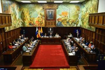 Pleno extraordinario en el Cabildo (Foto TA)