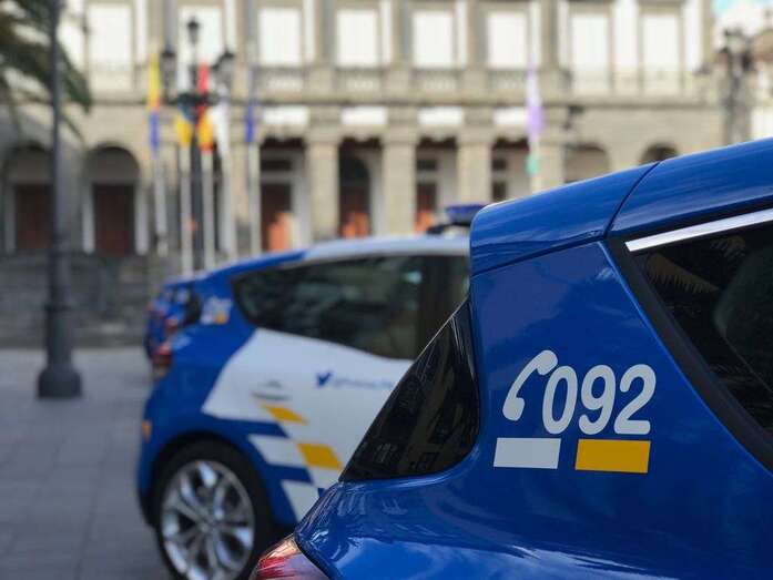 Imagen de archivo de vehículos de la Policía Local de Las Palmas de Gran Canaria (Foto TA).