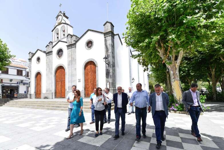 El grupo de gobierno del Cabildo visitó este martes el municipio (Foto TA).