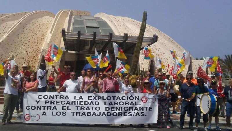 Protesta ante las puertas del hotel H10 Meloneras (Foto Benito Zurita Pérez)