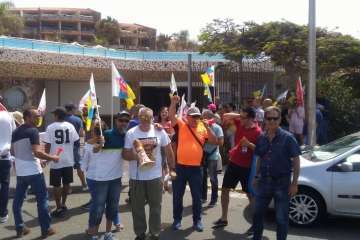 Protesta sindical en el sur por los despidos en el hotel H10 Meloneras (Foto Benito Zurita Pérez)