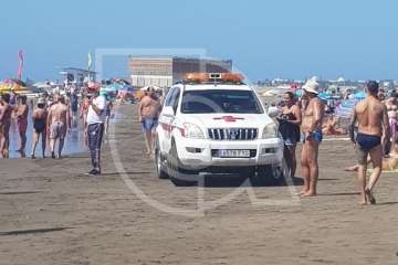Dos tiburones se acercan a la orilla y desatan la alarma en la playa de Las Burras (Foto TA)
