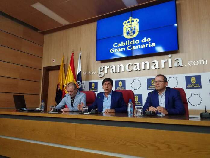 La firma del convenio tuvo lugar este jueves en el Cabildo grancanario (Foto TA)