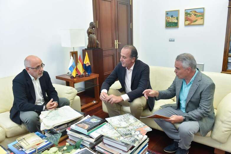 Antonio Morales recibió hoy al alcalde para ultimar los detalles de la colaboración entre ambas instituciones (Foto TA)