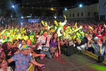 Georgie Dann y una feria de coches clásicos tiñen de vintage a Valsequillo (Foto Antonio Alí, TA y Acfi Press)