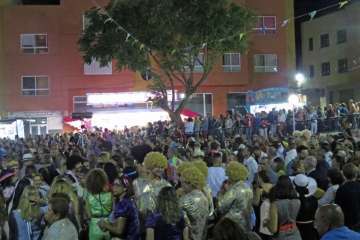 Georgie Dann y una feria de coches clásicos tiñen de vintage a Valsequillo (Foto Antonio Alí, TA y Acfi Press)