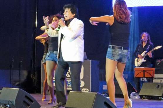 Georgie Dann y una feria de coches clásicos tiñen de vintage a Valsequillo (Foto Antonio Alí, TA y Acfi Press)