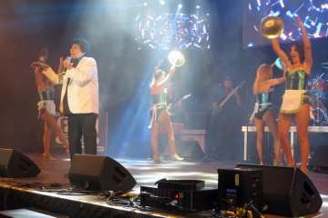 Georgie Dann y una feria de coches clásicos tiñen de vintage a Valsequillo (Foto Antonio Alí, TA y Acfi Press)