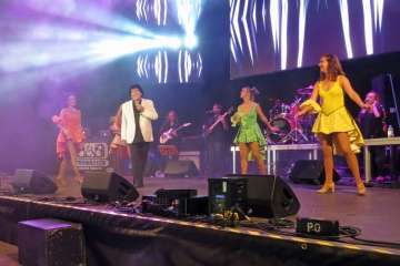 Georgie Dann y una feria de coches clásicos tiñen de vintage a Valsequillo (Foto Antonio Alí, TA y Acfi Press)