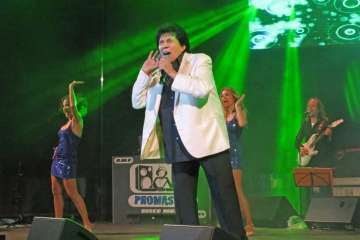 Georgie Dann y una feria de coches clásicos tiñen de vintage a Valsequillo (Foto Antonio Alí, TA y Acfi Press)