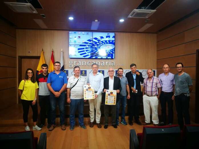 Imagen de la presentación de la Escuela de Apicultura de Gran Canaria (Foto TA)