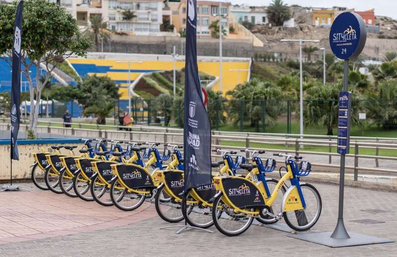 Imagen de la inauguración de la parada (Foto TA)