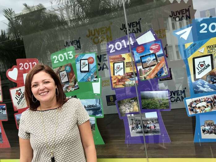 El programa celebra su décimo aniversario con una exposición de fotografías en el escaparate del Cabildo (Foto TA)