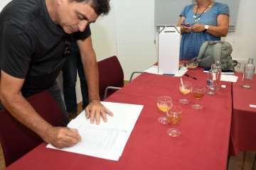 Un panel de expertos catadores valoraron 63 muestras (Foto TA)