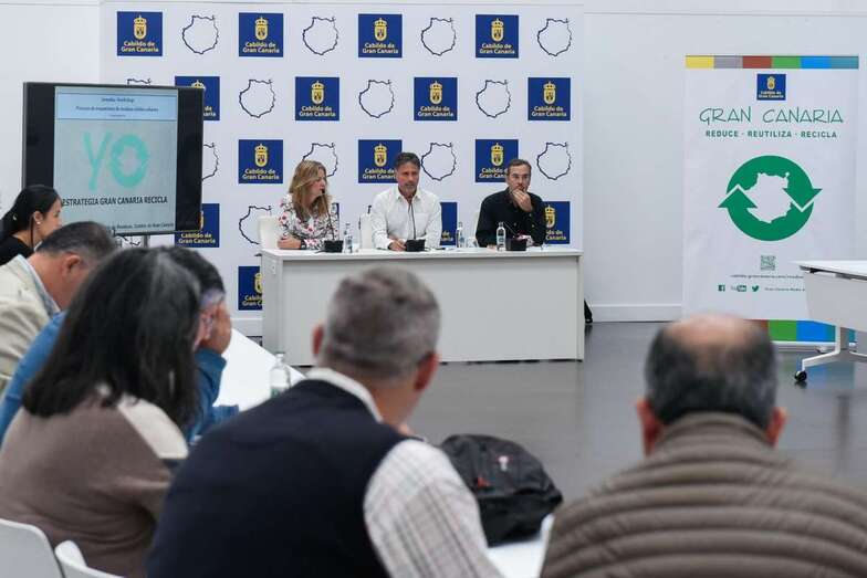 Responsables públicos y personal técnico de los diferentes municipios participaron en las jornadas (Foto TA)