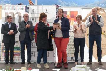El Cabildo reconoce la labor de los apicultores de Telde en la entrega de premios del Concurso de Mieles (Foto TA)